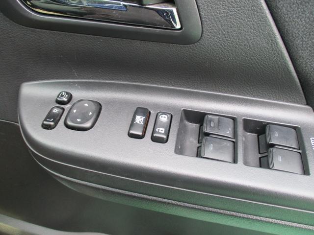 ヴェルファイア ２．４Ｚ　片側パワスラ　ＨＩＤヘッドライト　４ＷＤ　ナビ　フルセグＴＶ　ウォークスルー　純正１８インチアルミホイール　障害物センサー　Ｂｌｕｅｔｏｏｔｈオーディオ（23枚目）