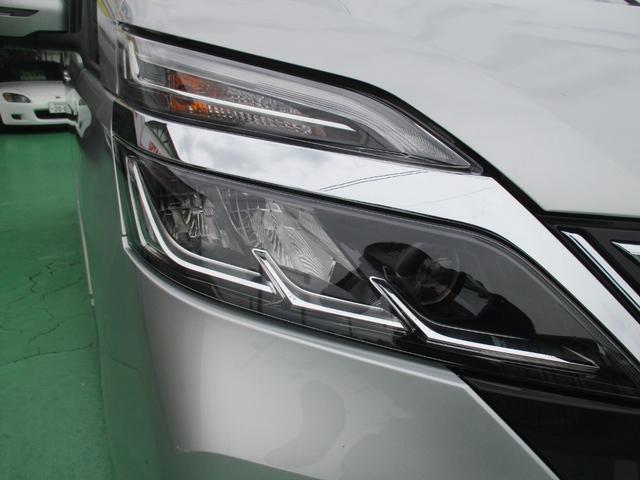 セレナ ハイウェイスターV 純正10型ナビ アラウンドビュー 両側パワスラ LEDヘッドライト エマージェンシーブレーキ BSM 純正アルミホイール フリップダウンモニター Bluetoot プッシュスタート&スマートキー(9枚目)