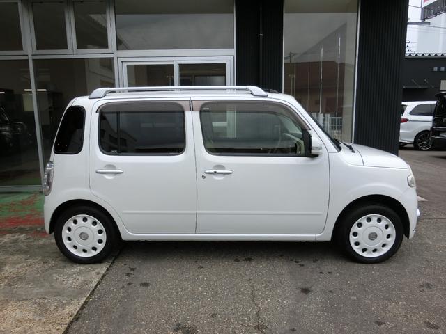 ミラココア ココアプラスＸ　純正ナビＴＶ　リアカメラ　スマートキー　ルーフレール　フォグランプ（4枚目）