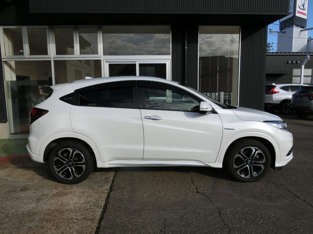 ヴェゼル ハイブリッドＺ・ホンダセンシング　ＨｏｎｄａＳＥＮＳＩＮＧ　ギャザーズナビ・ＴＶ　リアカメラ　ＥＴＣ　フロントドラレコ　ＬＥＤヘッドライト　１７インチアルミホイール（4枚目）