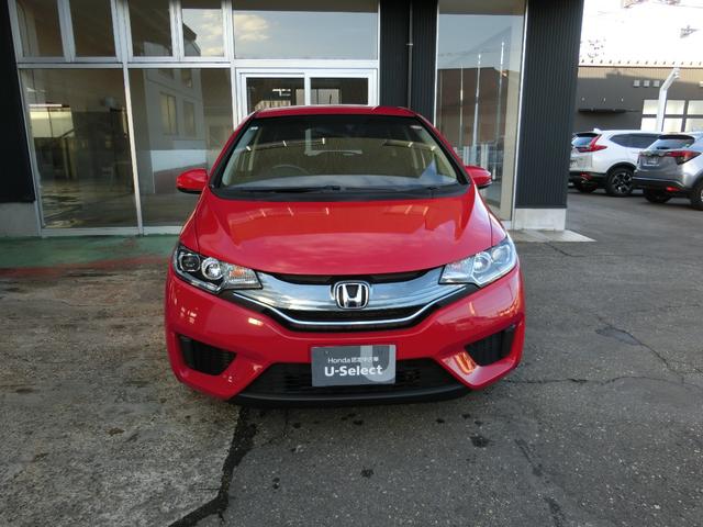 フィットハイブリッド Ｌパッケージ　Ｈｏｎｄａインターナビ・ＴＶ　リアカメラ　ＥＴＣ　ＬＥＤヘッドライト　オートリトラミラー　純正１５インチアルミホイル　４ＷＤ（2枚目）