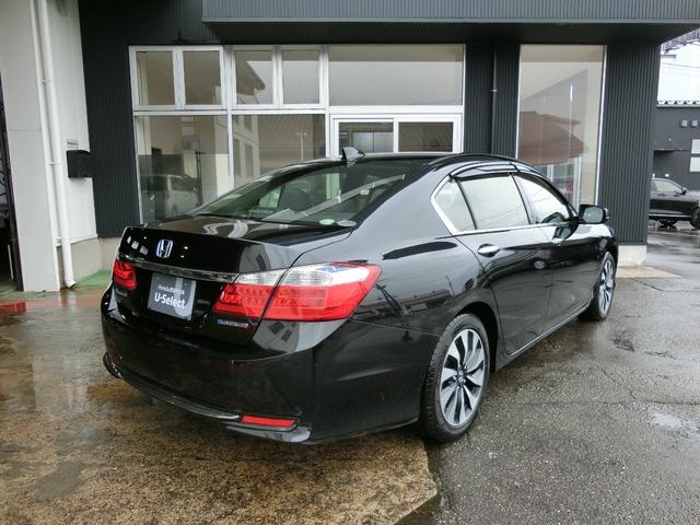 アコードハイブリッド LX HondaインターナビTV リアカメラ ETC LEDヘッドライト 純正17インチアルミホイール(8枚目)