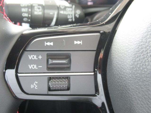シビック ＲＳ　ＬＥＤヘッド　コーナーセンサー　衝突被害軽減ブレーキ　Ｂカメラ　シートヒーター　ワンオーナー　パワ－シ－ト　フルセグＴＶ　スマートキー　クルーズコントロール　ＵＳＢ　セキュリティアラーム　ＥＴＣ（18枚目）
