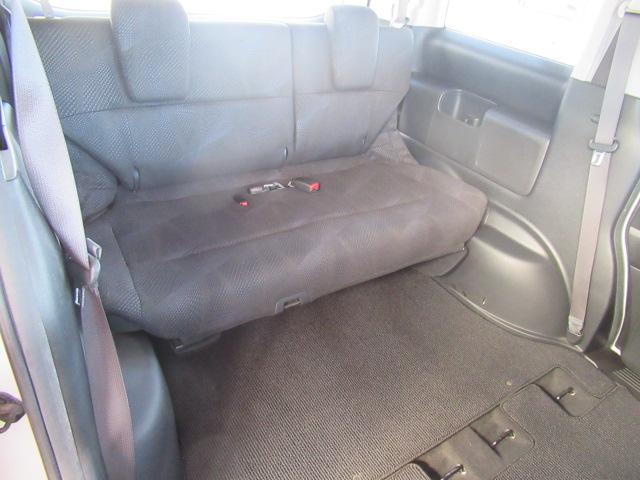 ステップワゴンスパーダ クールスピリット　オートエアコン　地デジ　パワステ　ＨＤＤナビゲーション　ＥＴＣ　パワーウィンドウ　フロントカメラ　ＥＳＣ　スマートキー　ＵＳＢ　イモビライザー　エアバック　キーレス　３列シート（40枚目）