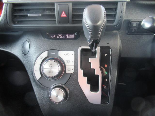 シエンタ ハイブリッドＧクエロ　サイドカメラ　アラウンドビューモニター　地デジＴＶ　フロントカメラ　盗難防止　Ａライト　横滑り防止　シートヒータ　ＬＥＤライト　クルコン　ドライブレコーダー　スマートキー（23枚目）