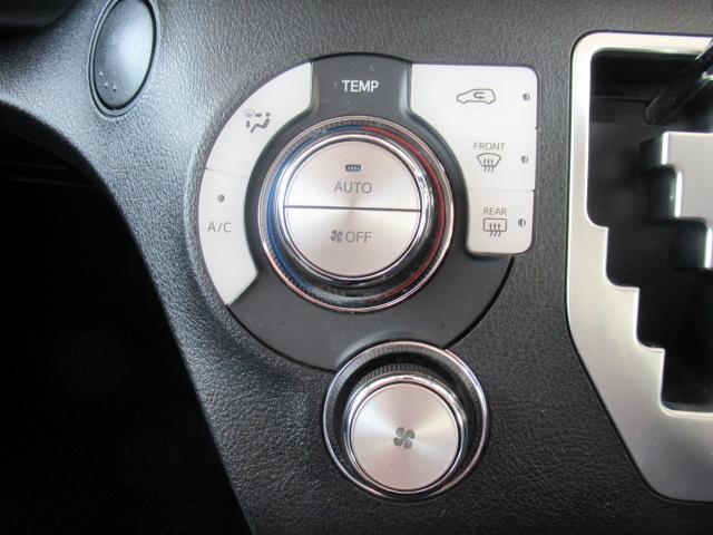 シエンタ ハイブリッドＧクエロ　サイドカメラ　アラウンドビューモニター　地デジＴＶ　フロントカメラ　盗難防止　Ａライト　横滑り防止　シートヒータ　ＬＥＤライト　クルコン　ドライブレコーダー　スマートキー（24枚目）