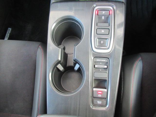 シビック ｅ：ＨＥＶ　盗難防止システム　クリアランスソナー　オートクルーズコントロール　地デジフルセグ　後カメラ　ＵＳＢポート　パワーステアリング　パワーシート　ＬＥＤライト　パワーウィンドウ　エアコン　ＡＢＳ（24枚目）