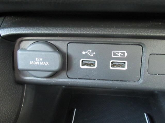 シビック ｅ：ＨＥＶ　盗難防止システム　クリアランスソナー　オートクルーズコントロール　地デジフルセグ　後カメラ　ＵＳＢポート　パワーステアリング　パワーシート　ＬＥＤライト　パワーウィンドウ　エアコン　ＡＢＳ（36枚目）