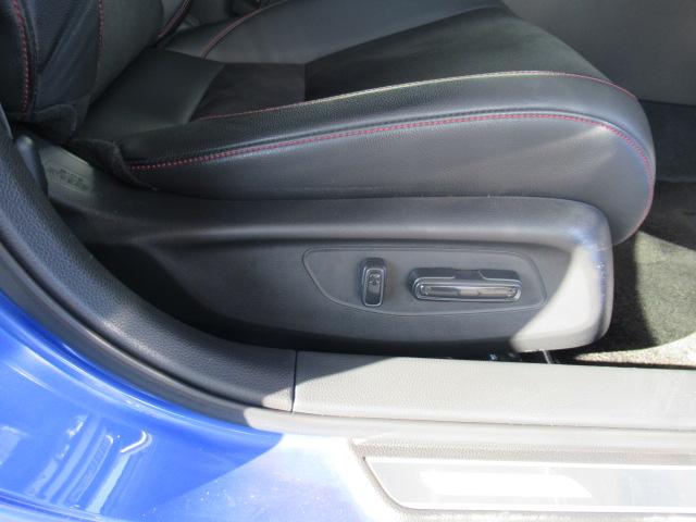 シビック ｅ：ＨＥＶ　盗難防止システム　クリアランスソナー　オートクルーズコントロール　地デジフルセグ　後カメラ　ＵＳＢポート　パワーステアリング　パワーシート　ＬＥＤライト　パワーウィンドウ　エアコン　ＡＢＳ（40枚目）