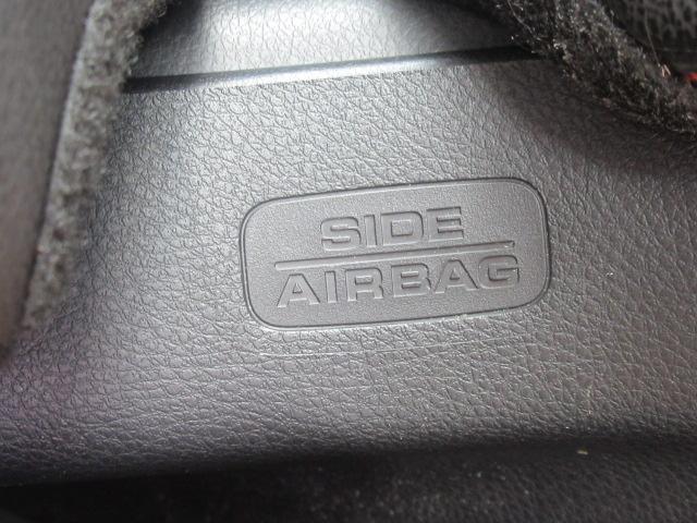 シビック ｅ：ＨＥＶ　盗難防止システム　クリアランスソナー　オートクルーズコントロール　地デジフルセグ　後カメラ　ＵＳＢポート　パワーステアリング　パワーシート　ＬＥＤライト　パワーウィンドウ　エアコン　ＡＢＳ（48枚目）