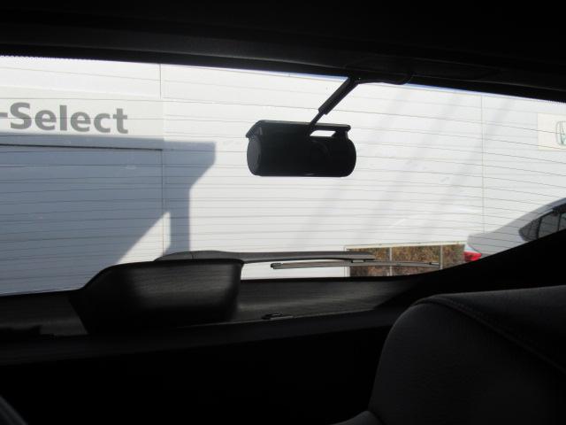 シビック ｅ：ＨＥＶ　盗難防止システム　クリアランスソナー　オートクルーズコントロール　地デジフルセグ　後カメラ　ＵＳＢポート　パワーステアリング　パワーシート　ＬＥＤライト　パワーウィンドウ　エアコン　ＡＢＳ（50枚目）