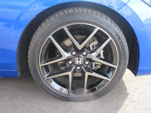 シビック ｅ：ＨＥＶ　盗難防止システム　クリアランスソナー　オートクルーズコントロール　地デジフルセグ　後カメラ　ＵＳＢポート　パワーステアリング　パワーシート　ＬＥＤライト　パワーウィンドウ　エアコン　ＡＢＳ（53枚目）