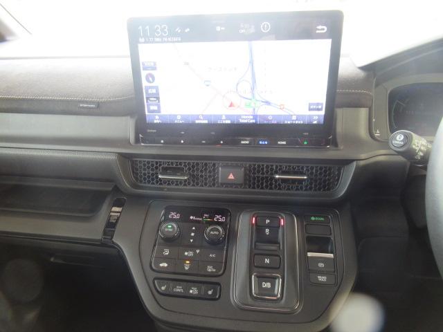 ステップワゴン e:HEVスパーダプレミアムライン マルチカメラ Pテールゲート Wエアコン 両側自動ドア Fセグ USB接続 クリアランスソナ クルーズC 助手席エアバッグ スマートK シ-トヒ-タ- DVD再生(12枚目)