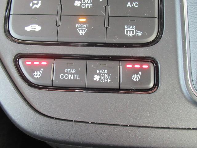 ステップワゴン e:HEVスパーダプレミアムライン マルチカメラ Pテールゲート Wエアコン 両側自動ドア Fセグ USB接続 クリアランスソナ クルーズC 助手席エアバッグ スマートK シ-トヒ-タ- DVD再生(32枚目)