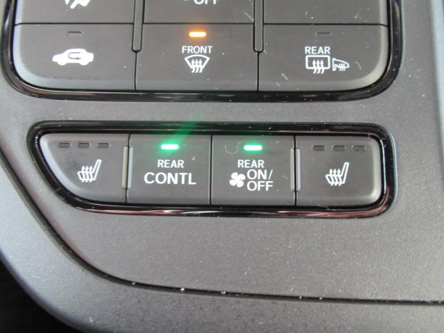 ステップワゴン e:HEVスパーダプレミアムライン マルチカメラ Pテールゲート Wエアコン 両側自動ドア Fセグ USB接続 クリアランスソナ クルーズC 助手席エアバッグ スマートK シ-トヒ-タ- DVD再生(33枚目)