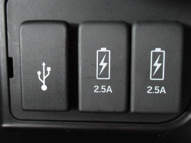 N-BOXカスタム Lスタイル+ブラック 衝突軽減ブレ-キ パーキングセンサー 禁煙 DVD再生 横滑り防止 シ-トヒ-タ- クルーズコントロール LEDライト ナビTV 地デジ イモビライザー スマキー ABS(23枚目)