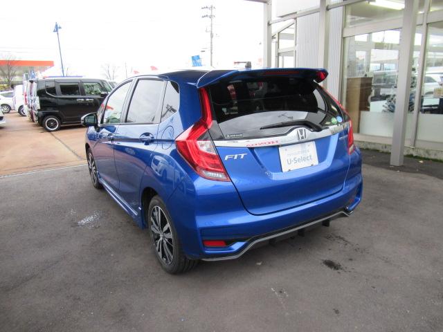 フィットハイブリッド Ｓホンダセンシング　スマ－トキ－　ナビＴＶ　禁煙　アクティブクルーズコントロール　パワーウインドウ　ドライブレコーダ　サイドエアバック　ＤＶＤ再生　パワーステアリング　ＬＥＤヘッドランプ　ＡＢＳ（7枚目）