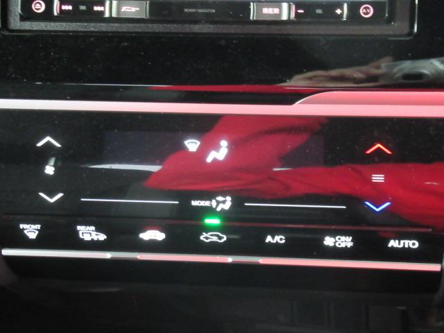 フィットハイブリッド Ｓホンダセンシング　スマ－トキ－　ナビＴＶ　禁煙　アクティブクルーズコントロール　パワーウインドウ　ドライブレコーダ　サイドエアバック　ＤＶＤ再生　パワーステアリング　ＬＥＤヘッドランプ　ＡＢＳ（17枚目）