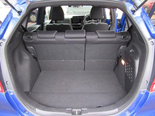 フィットハイブリッド Ｓホンダセンシング　スマ－トキ－　ナビＴＶ　禁煙　アクティブクルーズコントロール　パワーウインドウ　ドライブレコーダ　サイドエアバック　ＤＶＤ再生　パワーステアリング　ＬＥＤヘッドランプ　ＡＢＳ（24枚目）