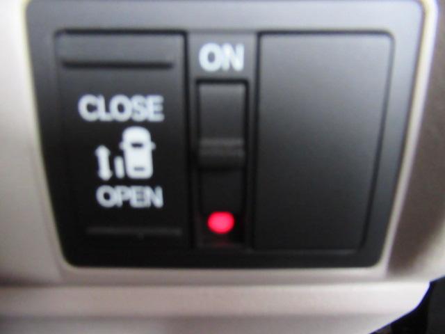 N-BOX ベースグレード 禁煙 エアバック 横滑り防止 4WD車 Rカメ 前後ソナー LEDライト サイドカーテンエアバック スマ-トキ- アイドリングSTOP クルコン オートエアコン USB オートライト(12枚目)