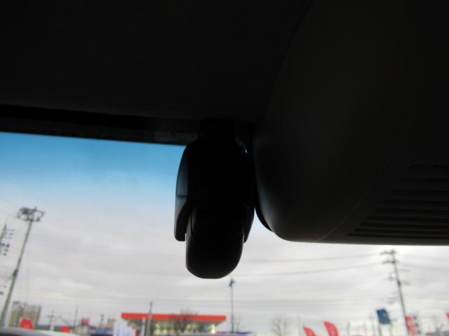 �y�h���C�u���R�[�_�[�z�f���E�����Ȃǂ��L�^���鎩���ԗp�̑��u�ł��B�@�������̎��̂̍ۂ̋L�^�͂������A���s�̍ۂ̎v���o�Ƃ��ăh���C�u�̉f�����y���ނ��Ƃ��ł��܂�