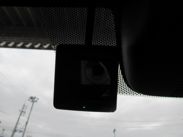 �y�h���C�u���R�[�_�[�z�f���E�����Ȃǂ��L�^���鎩���ԗp�̑��u�ł��B�@�������̎��̂̍ۂ̋L�^�͂������A���s�̍ۂ̎v���o�Ƃ��ăh���C�u�̉f�����y���ނ��Ƃ��ł��܂�