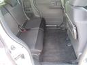 ゆとりの足元空間。後部座席も是非座って体感ください。