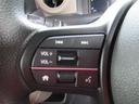 【 ステアリングスイッチ 】手元のスイッチで音量や選曲、ソース切り替えといった操作が可能です!!わざわざナビを操作しなくても良いので非常に便利な機能です!