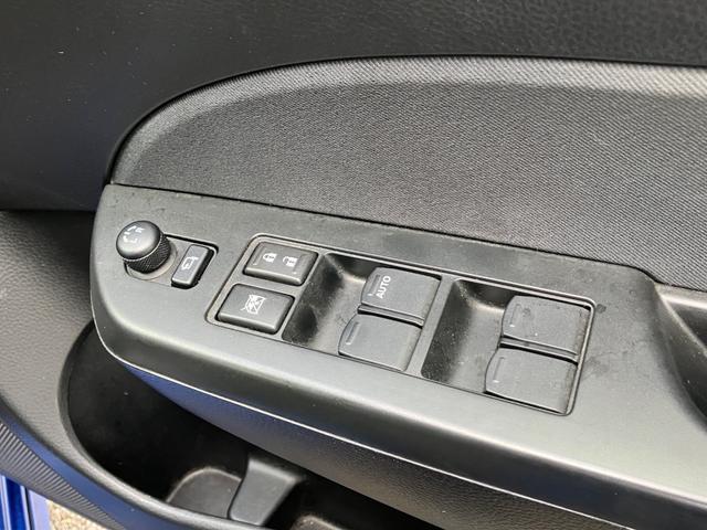 スイフト RS ディスチャージヘッドランプ 5MT ACC オートライト フロントフォグランプ プッシュスタート スマートキー USB電源 ナビ オートウィンドウ ETC 12ヶ月点検付(27枚目)