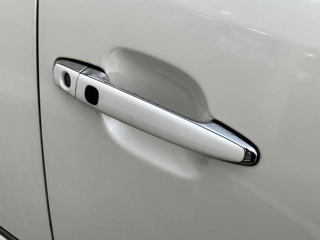 セルシオ Ｃ仕様　インテリアセレクション　セルシオ　エアサス　シートメモリー　クルコン　オートマチックハイビーム　フロントフォグランプ　ナビ　パワーシート　バックカメラ　サンルーフ　ＥＴＣ　電動格納ミラー　ＲＥＧＮＯタイヤ　１２ヶ月点検付（6枚目）