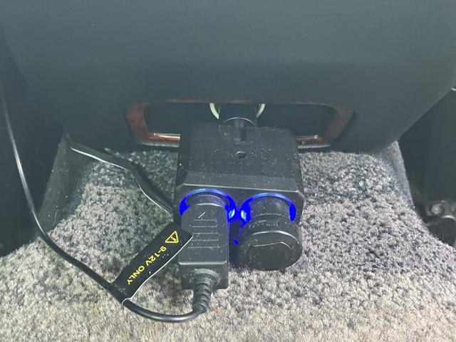 セルシオ Ｃ仕様　インテリアセレクション　セルシオ　エアサス　シートメモリー　クルコン　オートマチックハイビーム　フロントフォグランプ　ナビ　パワーシート　バックカメラ　サンルーフ　ＥＴＣ　電動格納ミラー　ＲＥＧＮＯタイヤ　１２ヶ月点検付（25枚目）