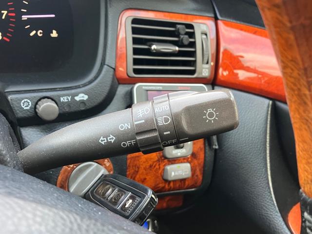 セルシオ Ｃ仕様　インテリアセレクション　セルシオ　エアサス　シートメモリー　クルコン　オートマチックハイビーム　フロントフォグランプ　ナビ　パワーシート　バックカメラ　サンルーフ　ＥＴＣ　電動格納ミラー　ＲＥＧＮＯタイヤ　１２ヶ月点検付（31枚目）