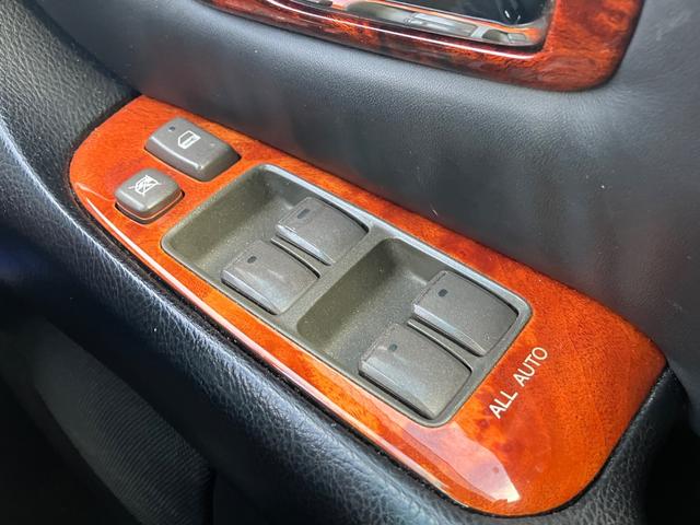 セルシオ Ｃ仕様　インテリアセレクション　セルシオ　エアサス　シートメモリー　クルコン　オートマチックハイビーム　フロントフォグランプ　ナビ　パワーシート　バックカメラ　サンルーフ　ＥＴＣ　電動格納ミラー　ＲＥＧＮＯタイヤ　１２ヶ月点検付（32枚目）