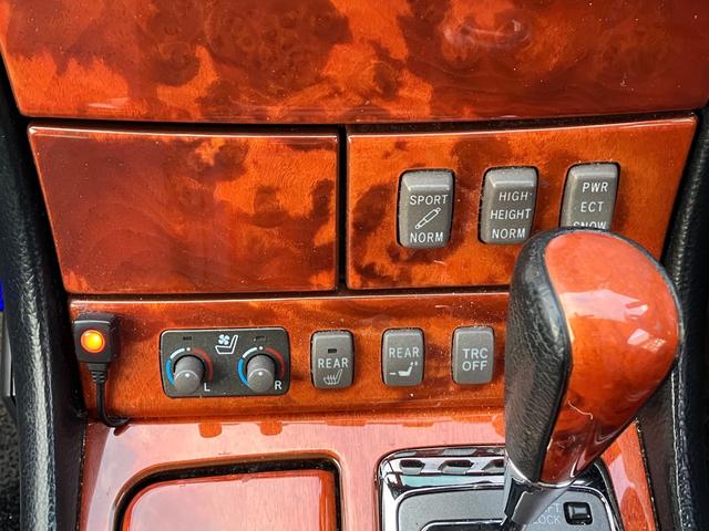 セルシオ Ｃ仕様　インテリアセレクション　セルシオ　エアサス　シートメモリー　クルコン　オートマチックハイビーム　フロントフォグランプ　ナビ　パワーシート　バックカメラ　サンルーフ　ＥＴＣ　電動格納ミラー　ＲＥＧＮＯタイヤ　１２ヶ月点検付（40枚目）