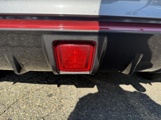 ノート ニスモ IMPUL製アルミホイール オートライト バックフォグランプ 純正オーテック製スポーツマフラー KENWOOD製Bluetooth機能付きフルセグナビ ETC(9枚目)