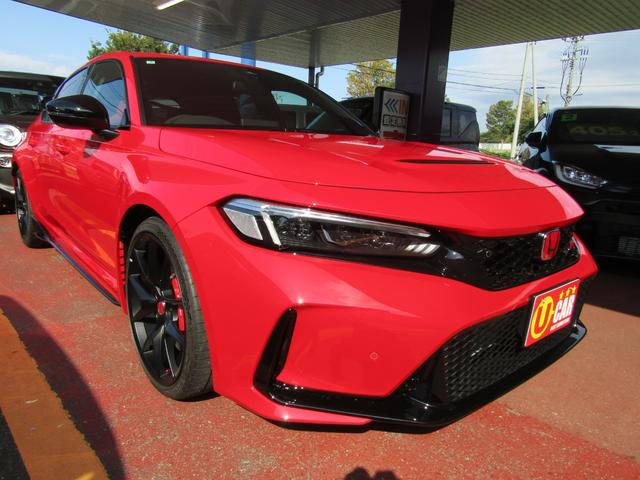シビック タイプＲ　６速マニュアル　ワンオーナー　禁煙車　ナビＴＶ　バックカメラ　ＥＴＣ２．０　アダプティブクルーズコントロール　レーンアシスト　クリアランスソナー　ＬＥＤ　オートライト　オートマチックハイビーム（7枚目）