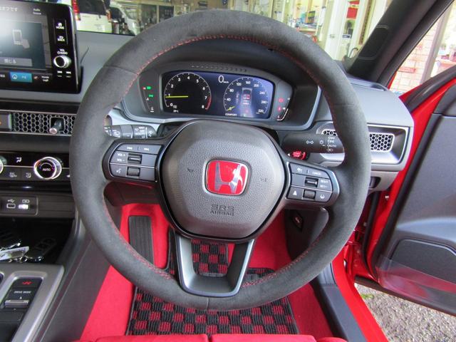 シビック タイプＲ　６速マニュアル　ワンオーナー　禁煙車　ナビＴＶ　バックカメラ　ＥＴＣ２．０　アダプティブクルーズコントロール　レーンアシスト　クリアランスソナー　ＬＥＤ　オートライト　オートマチックハイビーム（24枚目）