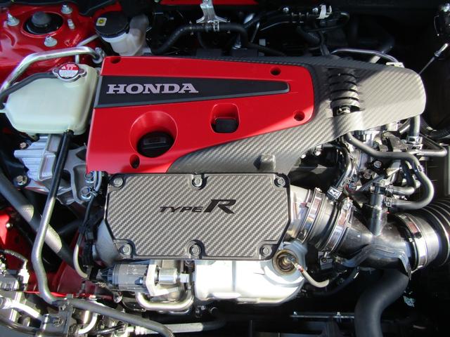 シビック タイプＲ　６速マニュアル　ワンオーナー　禁煙車　ナビＴＶ　バックカメラ　ＥＴＣ２．０　アダプティブクルーズコントロール　レーンアシスト　クリアランスソナー　ＬＥＤ　オートライト　オートマチックハイビーム（26枚目）