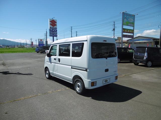 エブリイ ＰＡ　スズキセーフティーサポート装着車　デュアルカメラサポート　車線逸脱警報　ハイビームアシスト　プライバシーガラス　パーキングセンサー　誤発進抑制機能　後方誤発進抑制機能　ＡＢＳ　オートライト（5枚目）