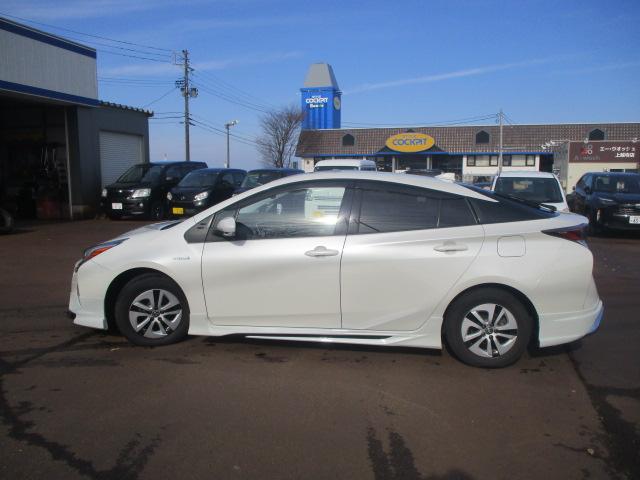 プリウス A 4WD(8枚目)