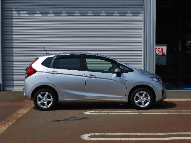 13G・Fパッケージ 4WD 社外メモリーナビTV(3枚目)