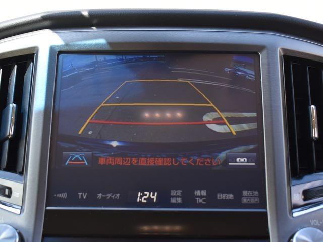 ロイヤル　Ｆｏｕｒ　４ＷＤ　後期型　純正８インチナビＴＶ　バックカメラ　プリクラッシュセーフティ　クルーズコントロール　ＬＥＤライト　パワーシート　プッシュスタート　ステアリングヒーター　ＥＴＣ　純正アルミホイール(13枚目)