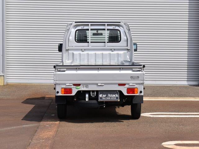 キャリイトラック ＫＣエアコン・パワステ　４ＷＤ　３速オートマチック　純正ＡＭ／ＦＭラジオ　運転席・助手席エアバッグ　荷台ゲートプロテクター　ＡＢＳ　メンテナンスノート　取扱説明書　走行距離２．７万キロ　車検令和６年１２月まで　修復歴無し（5枚目）