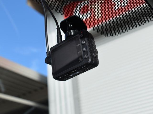 ＲＡＶ４ Ｘ　４ＷＤ　８インチディスプレイオーディオ　ナビ　フルセグＴＶ　バックカメラ　前後ドラレコ　オプション１８インチアルミ　セーフティセンス　クルーズコントロール　ＬＥＤライト　ＥＴＣ２．０　ワンオーナー車（7枚目）