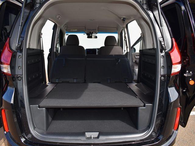 フリード＋ハイブリッド ハイブリッドＧ　４ＷＤ　雹害車　９インチプレミアムインターナビ　フルセグＴＶ　バックカメラ　両側パワスラ　ホンダセンシング　ＬＥＤライト　プッシュスタート　クルーズコントロール　ＥＴＣ　シートヒーター　ワンオーナー車（39枚目）