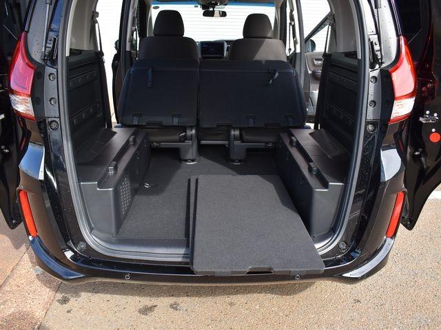 フリード＋ハイブリッド ハイブリッドＧ　４ＷＤ　雹害車　９インチプレミアムインターナビ　フルセグＴＶ　バックカメラ　両側パワスラ　ホンダセンシング　ＬＥＤライト　プッシュスタート　クルーズコントロール　ＥＴＣ　シートヒーター　ワンオーナー車（41枚目）