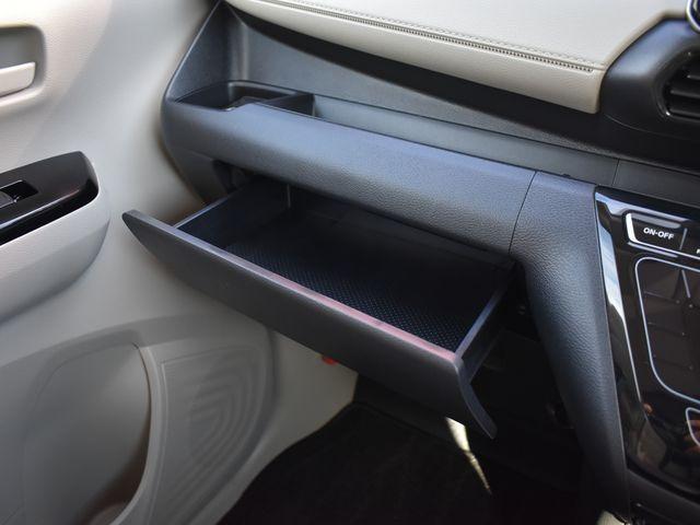 ｅＫワゴン Ｇ　４ＷＤ　９インチオリジナルナビ　フルセグＴＶ　Ｂｌｕｅｔｏｏｔｈ　２トーンカラー　バックモニター付きルームミラー　三菱ｅ－アシスト　プッシュスタート　シートヒーター　オートエアコン　ワンオーナー車（28枚目）