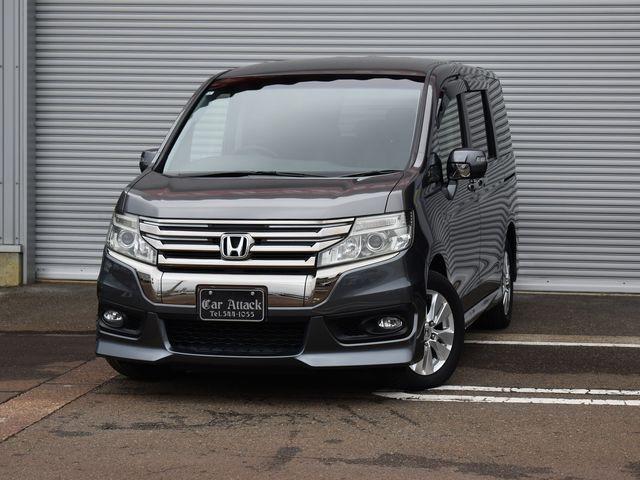 ステップワゴンスパーダ Ｚ　クールスピリット　４ＷＤ　純正９インチメモリーナビ　フルセグＴＶ　バックカメラ　両側パワースライドドア　クルーズコントロール　ハーフレザーシート　スマートキー　ＨＩＤライト　ＥＴＣ　純正アルミホイール　オートエアコン（2枚目）