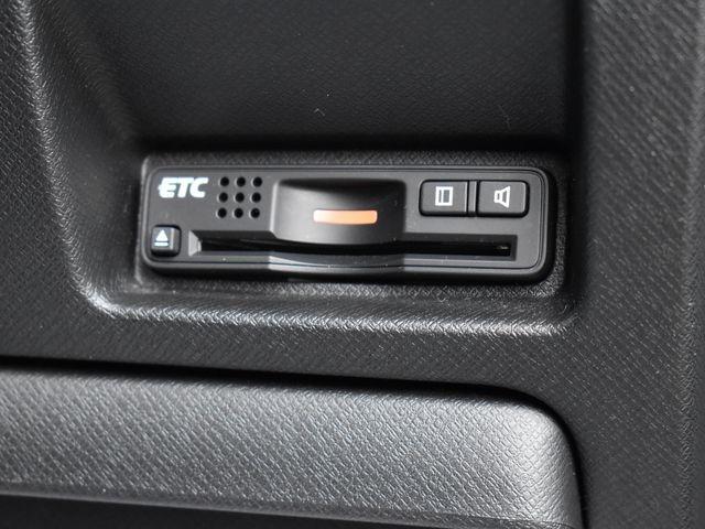 ステップワゴンスパーダ Ｚ　クールスピリット　４ＷＤ　純正９インチメモリーナビ　フルセグＴＶ　バックカメラ　両側パワースライドドア　クルーズコントロール　ハーフレザーシート　スマートキー　ＨＩＤライト　ＥＴＣ　純正アルミホイール　オートエアコン（19枚目）
