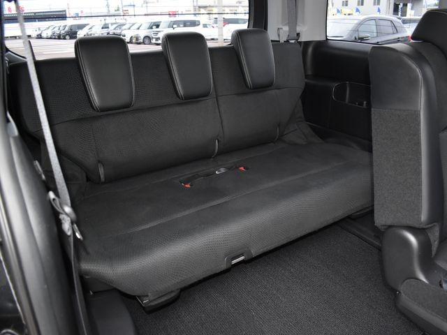 ステップワゴンスパーダ Ｚ　クールスピリット　４ＷＤ　純正９インチメモリーナビ　フルセグＴＶ　バックカメラ　両側パワースライドドア　クルーズコントロール　ハーフレザーシート　スマートキー　ＨＩＤライト　ＥＴＣ　純正アルミホイール　オートエアコン（27枚目）